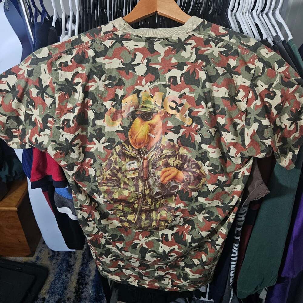 Vintage 1990s Joe Camel Camouflage Pocket T-Shirt XL